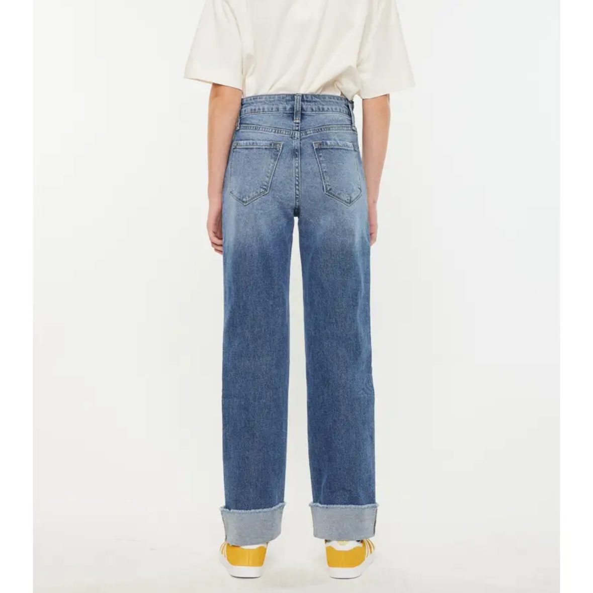 Youth High Rise
Straight Jeans