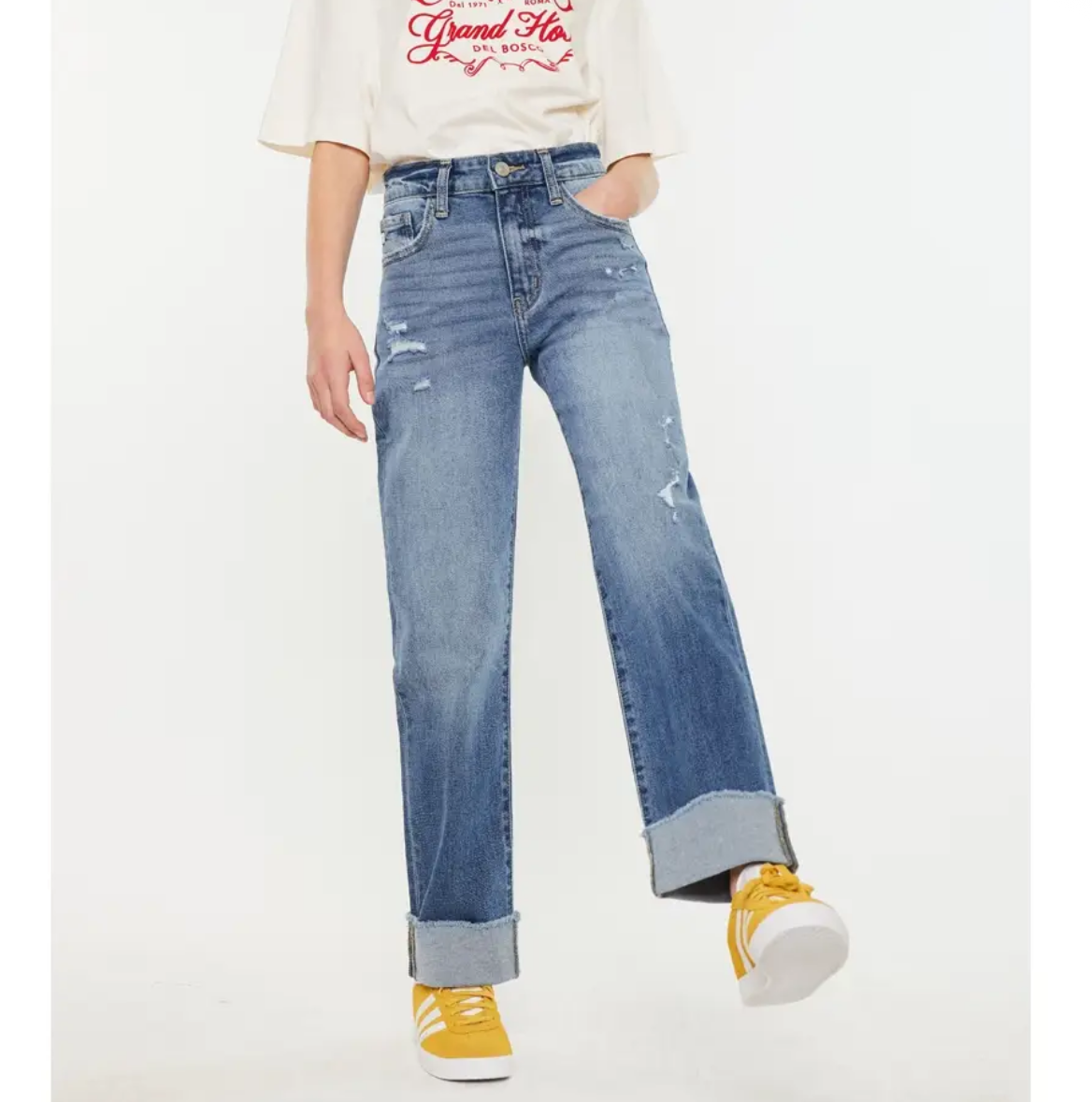 Youth High Rise
Straight Jeans
