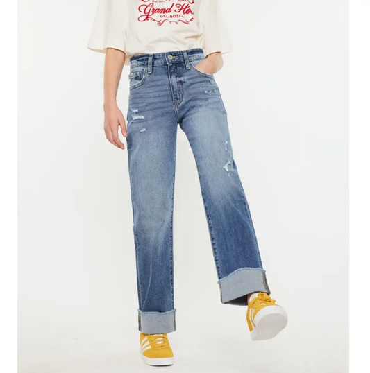 Youth High Rise
Straight Jeans