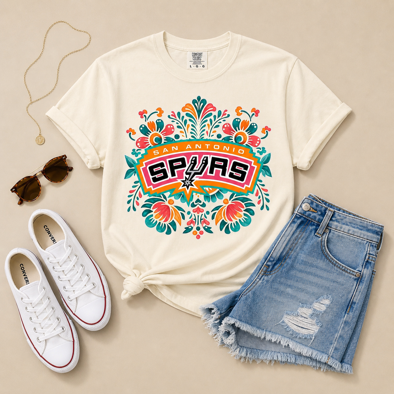 Floral Spurs cream adult T-shirt ￼